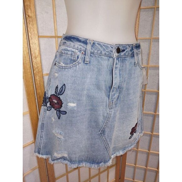 NWT Altar'd State Sz 29 Embroidered Jean Skirt - Picture 1 of 12